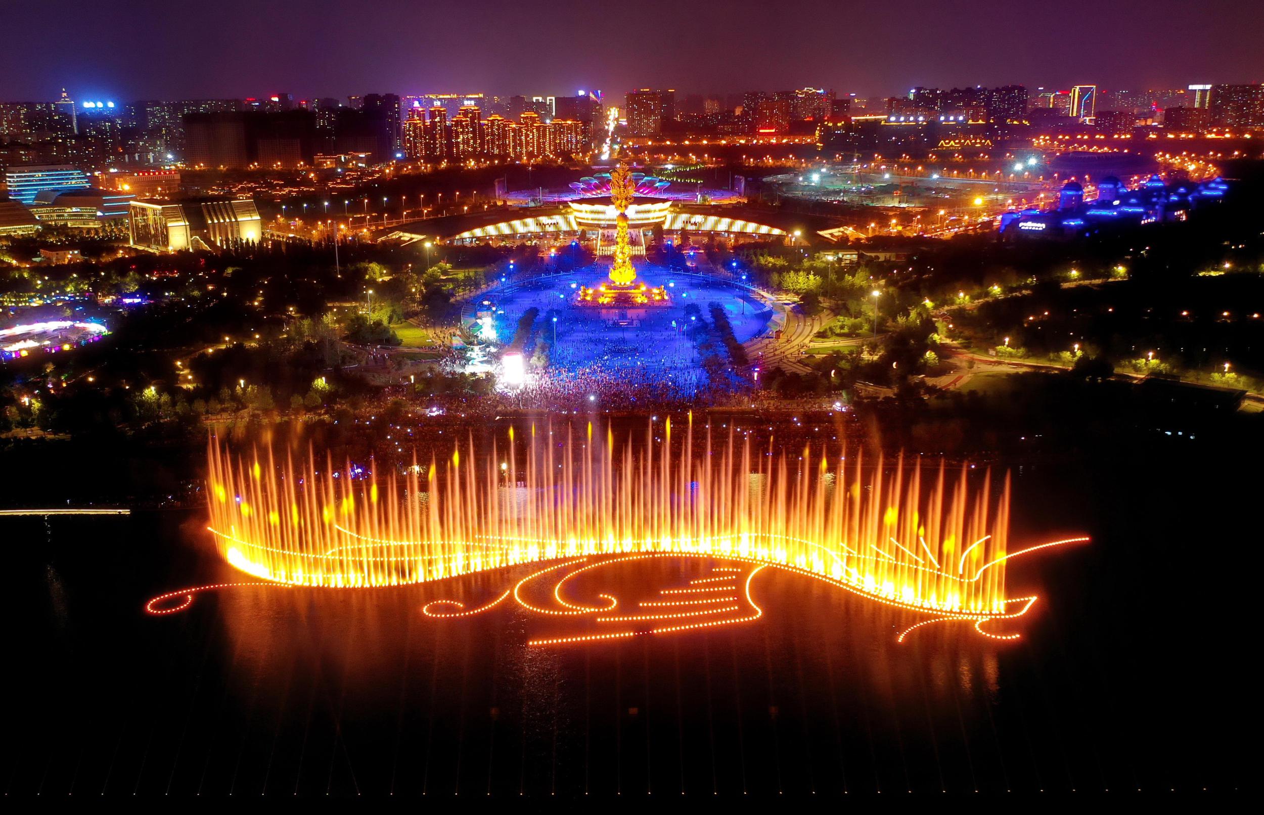 2020唐山南湖春节灯会盛装启幕——人民政协网